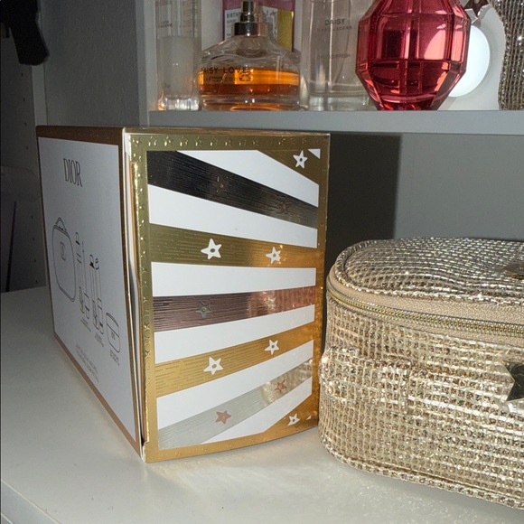 Gold Dior   Holiday 2025 Glitter makeup pouch with zippers - Picture 6 of 7